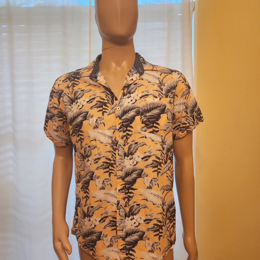 Trademark dress shirt size large,button up